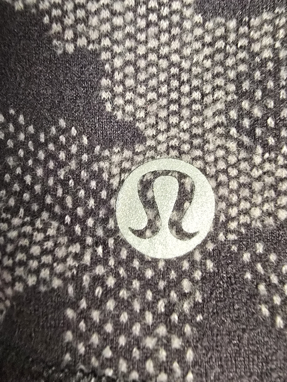 Lululemon Close to Crossing Long Sleeve Heritage Camo Jacquard Black Lunar Rock - Picture 13 of 15